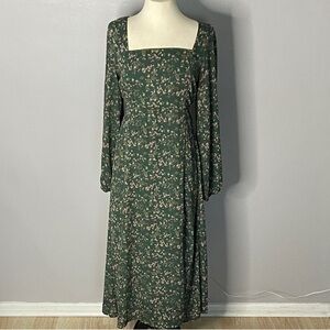 Chic Long Sleeve Floral Dress in Forest Green